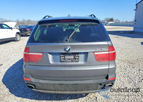 2010 BMW X5 xDrive48I z USA, uszkodzony, nr VIN 5UXFE8C56AL312209